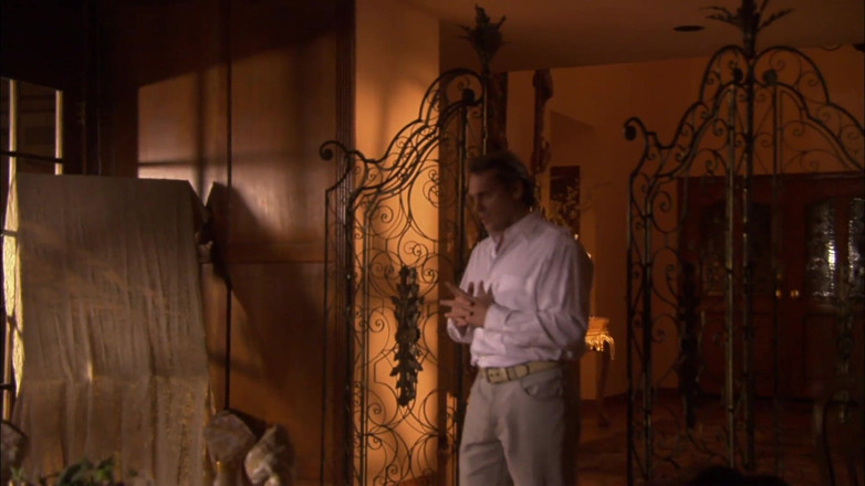 Radical: Une fille frisée en lingerie se fait baiser par le...