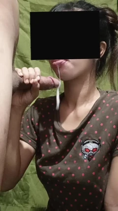 菲律宾女孩第一次吮吸鸡巴