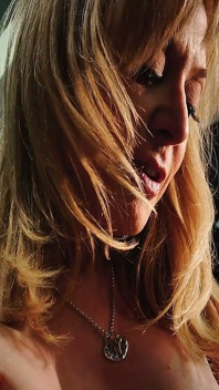 Nina Hartley และ Pepper Kester เย็ดออฟฟิศเลสเบี้ยนสุดฮอต