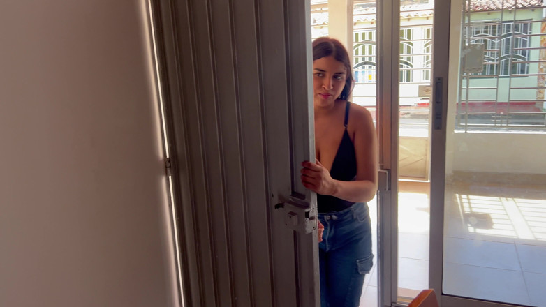 Hilary palvin: I Arrive Very Hot After a Party and I Crave...