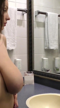 Țâțe naturale uriașe Amanda Talia sărind