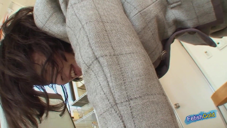 Japanese Hotties: Mature Japanese with big ass blows a guy before having...