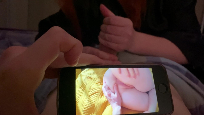 AmyHi: Ateşli üvey annem beni mastürbasyon yaparken yakaladı ve boşalmama yardım etti