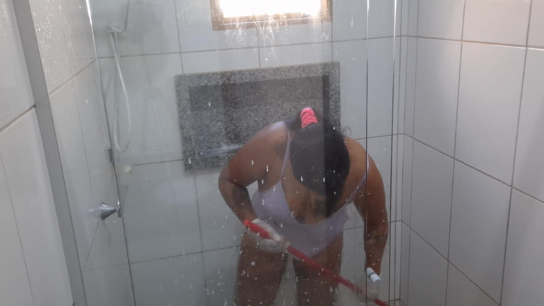 Casal Mattos: Bathroom Slut: My Sweaty Wife Shows off and Flashes Her...