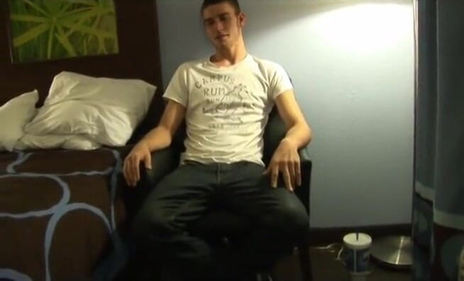 Jay's Amateur Straight Guys: Another hot straight boy whips it out for you! Yum!!!!