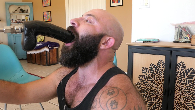 TripleXTransMan: ディルドディープスロートトレーニング