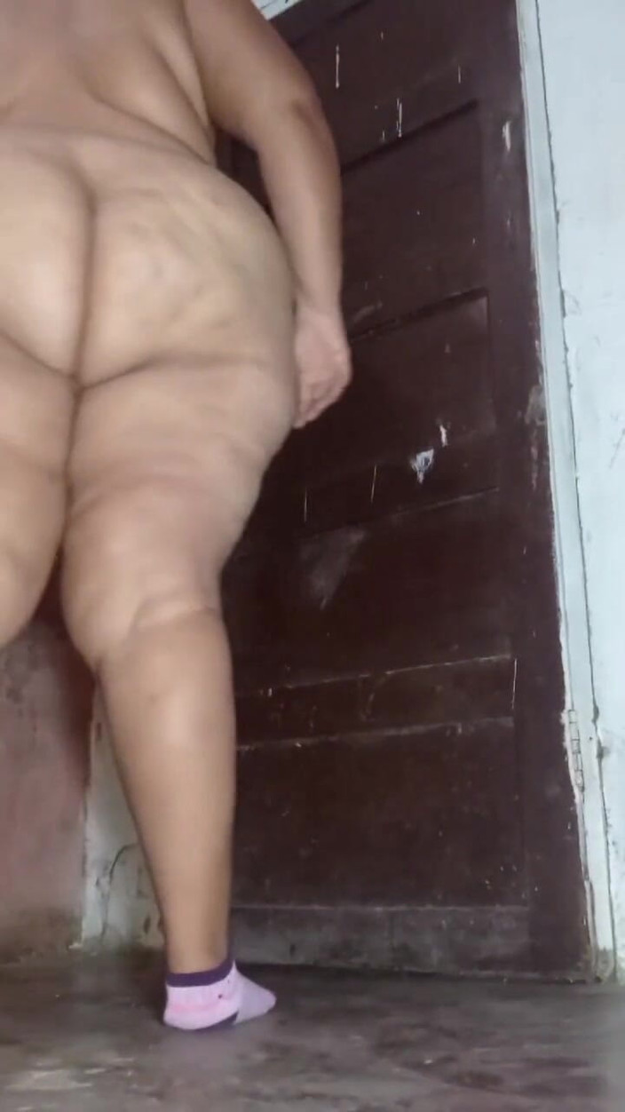 Gordita Culo Rico: Ibu bogel di bilik mandi.