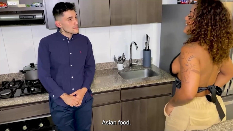 Carla Morelli: Une MILF colombienne noire se tape son chef pendant que...