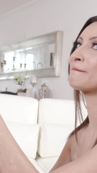 Ela voltou para Brickzilla Anal com Jade Jantzen, Brickzilla