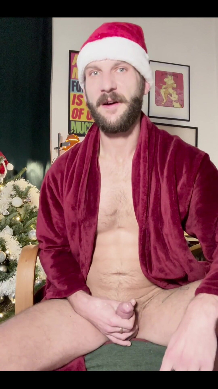 BohemianBoy: हो हो योर सांता मेरी क्रिसमस पर वीर्य निकाल रहा है 