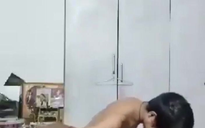 Playboy D: Ciasny seks cipki w moim pokoju
