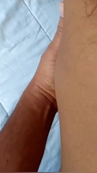 Moje roztomilá nevlastní sestra mi řekla, abych si udělala její ohon - končí to mrdkou na kozy - Asijský sexy pár