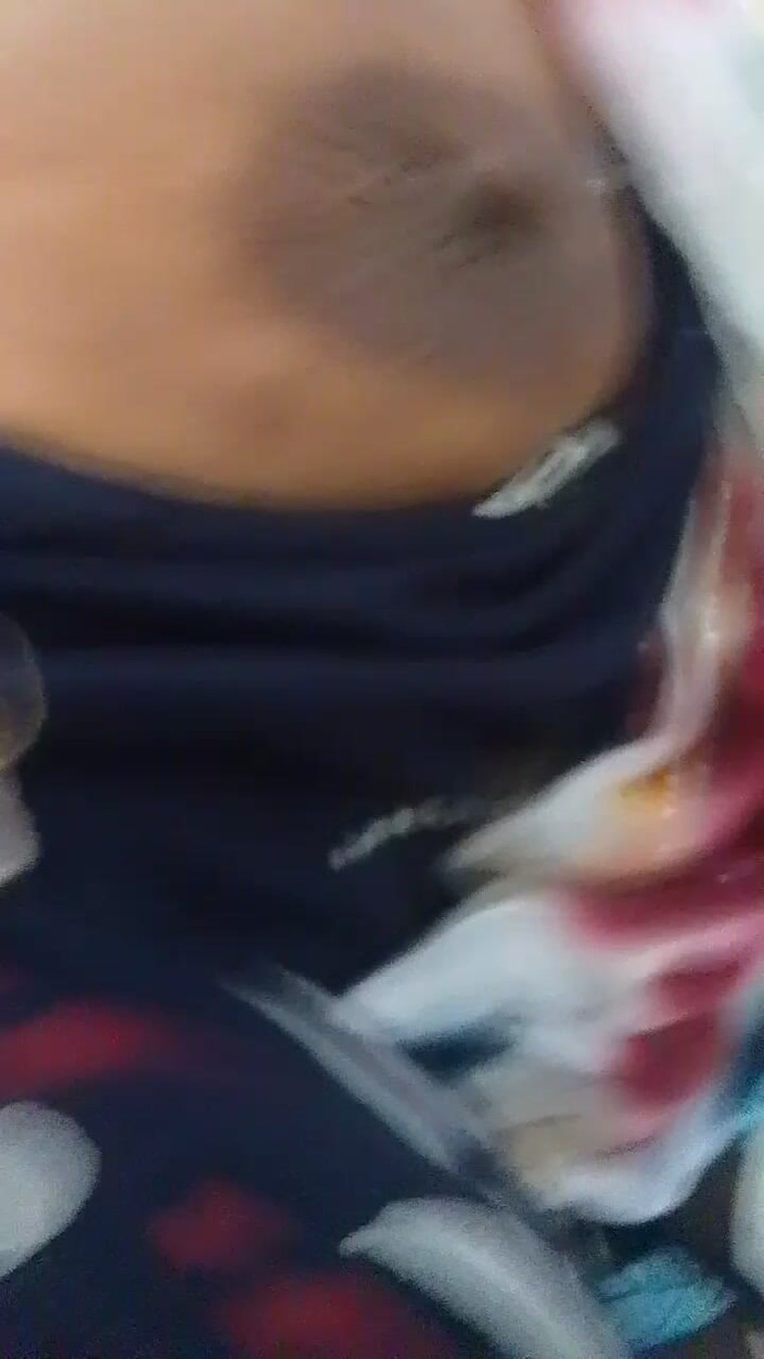 Masuuma Aktaaar: Hintli evli kadın ve kocası ateşli seks videosu