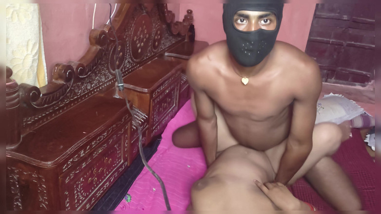 Nehatop123: Docela sexy holka poprvé sexy sexy holky ki chudai ki...