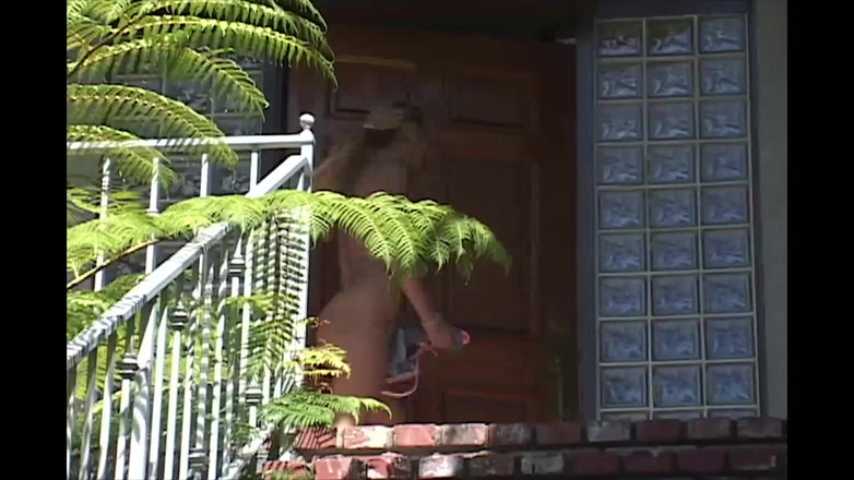 Erotic Planet X: MILF Panas Mendapat Inseminasi Dalam