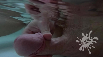 Cum Juggler: C.U.M.S - Närbild och rörelse långsam - Solo cumshot #37