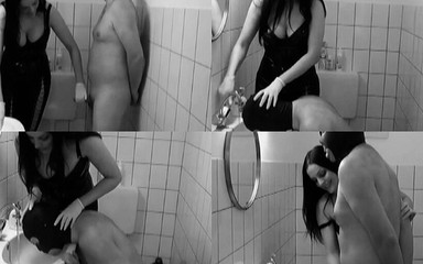 Deutsche Dominanz: Otrok ve vaně