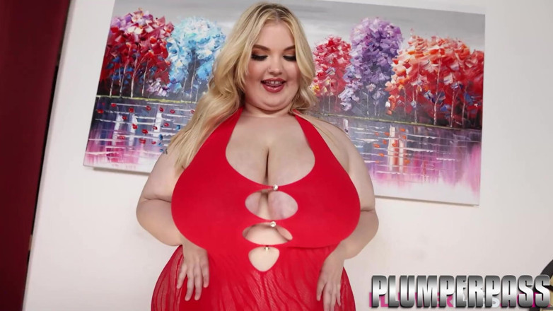 Plumper pass: Sexy Busty Blonde BBW Swallows Big Black Cock