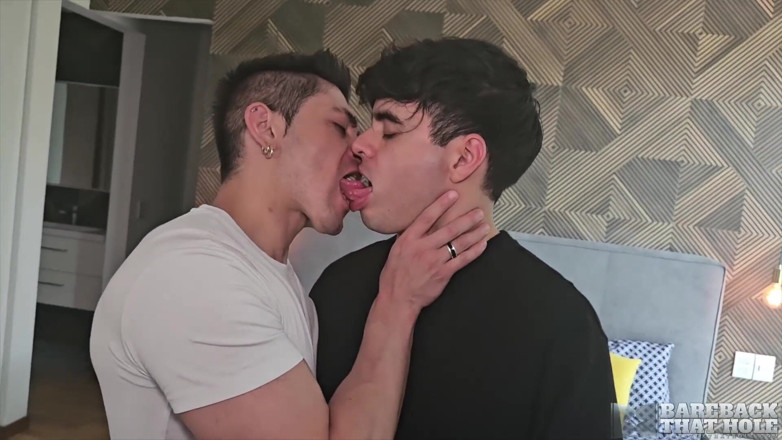 Bareback That Hole: Barebackthathole la bella pinkie mike fa un deepthroat al cazzo...