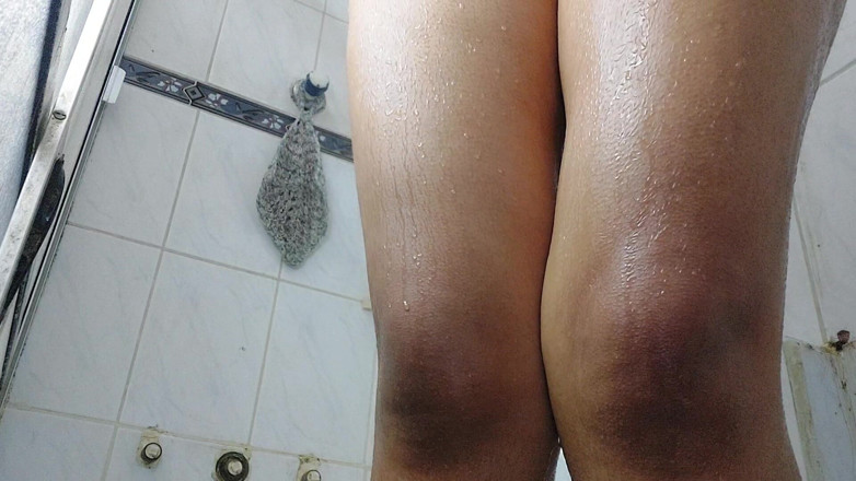 Josyandhot: Gorąca milf przygotowuje się do wieczoru