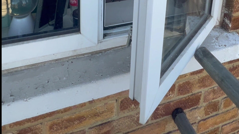 Frequentmasturbation: Window Peeping Surprise Visit From the Scaffolders on a Day...