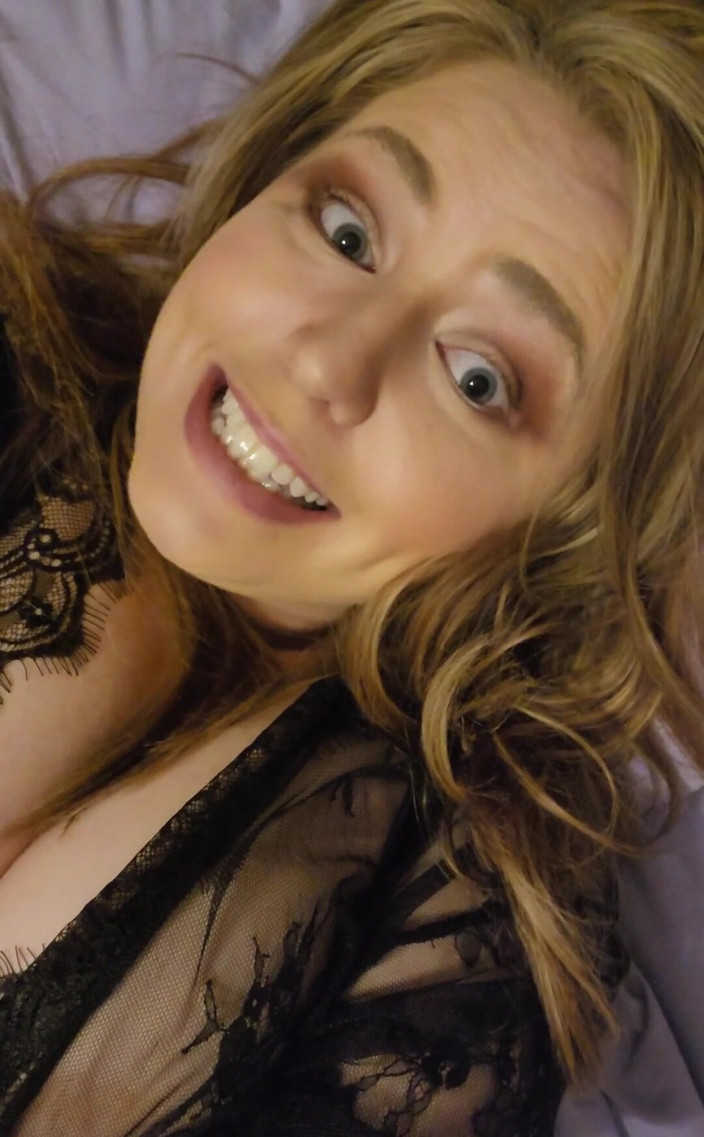 KinkyKatie: 私は最も痴女なホットワイフファンタジーを持っています!