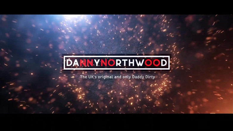 Danny Northwood: Köle çizmeleri yalıyor ve üzerlerine boşalıyor