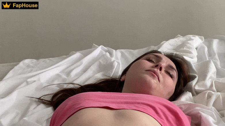 Alina Rai: 若いロシアの継母は朝に彼女の義理の息子をファック