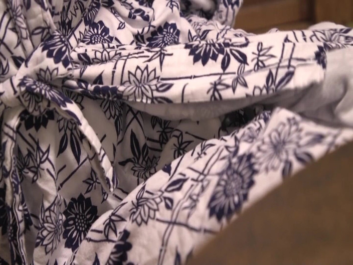 MBM3988: A061g02 nevlastní matka tchýně, která byla nadšená ze své nevlastní é...