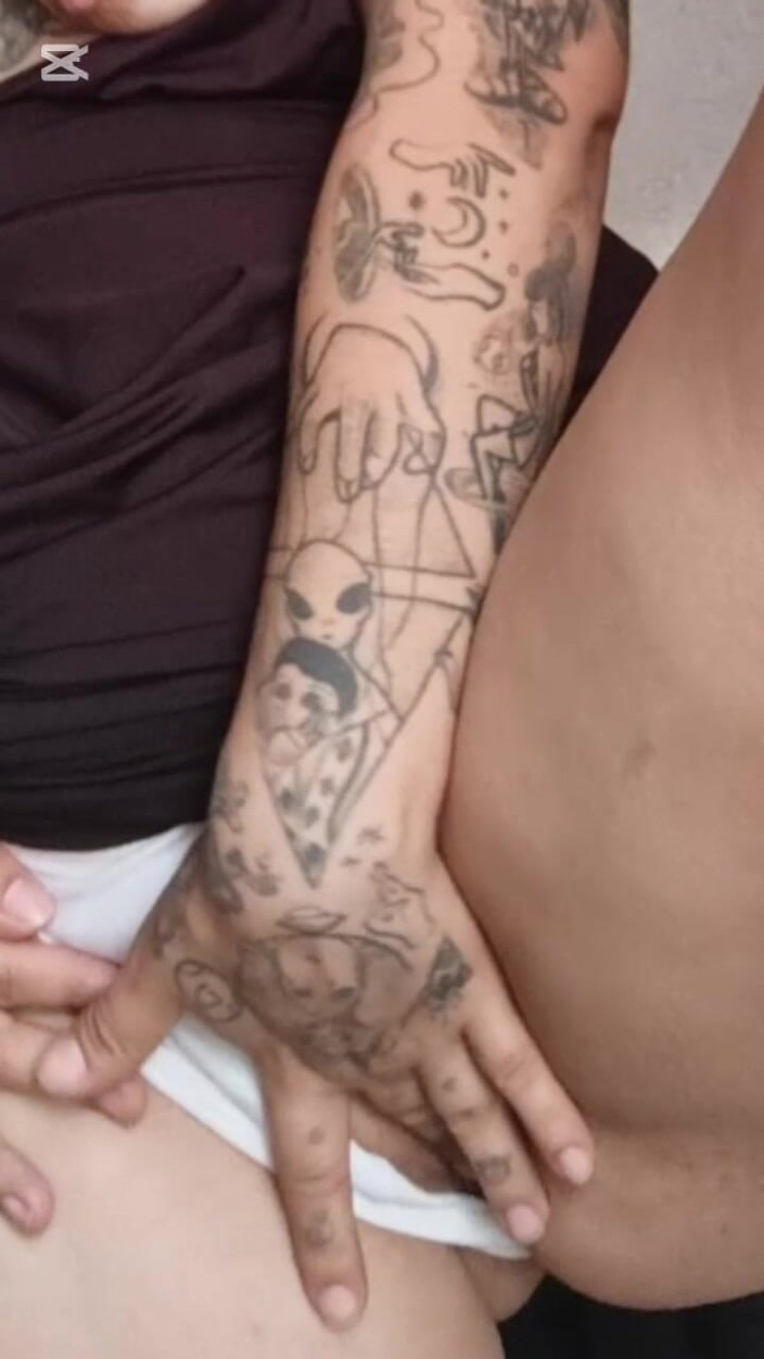 Dalyla: 巨大なお尻を持つホットなラティーナ