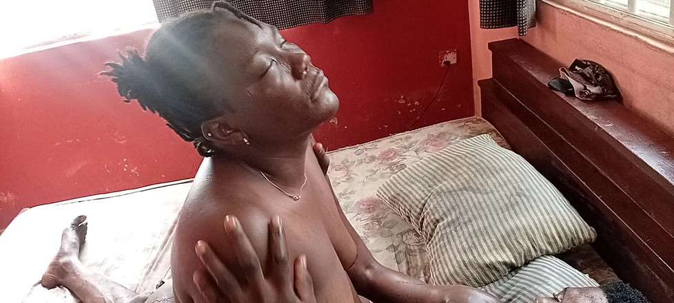 Creamyshuga: Nijeryalı bayan o yarağı onu memnun ettikçe alıyor