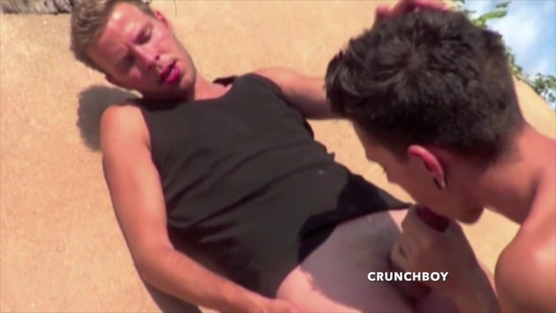 French Twinks Amator videos: Two French twinks fucking in outdoor place
