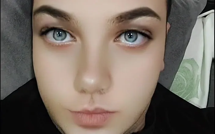 Kitty_Cross: Short, Stylish, and Stunning: Crossdresser Kitty's Top Picks!