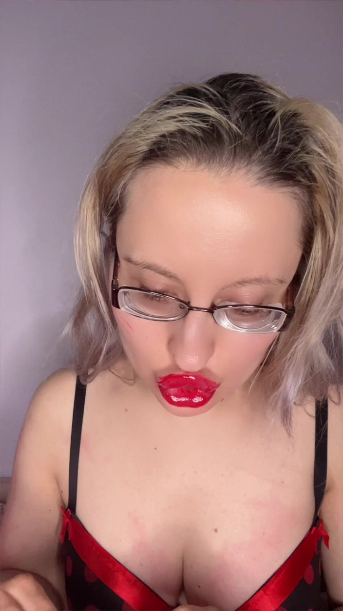 FinDom Goaldigger: Meus grandes lábios vermelhos bimbo e poder de batom