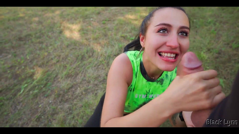 YSP Studio: Jag fick min tränare att suga min feta kuk och...