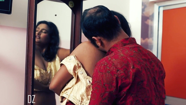 AlexDaizo: Soție proaspăt căsătorită futută după baie de ei DEWAR RAW...