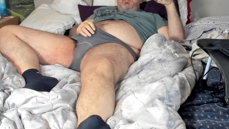 ChubbyDaddyBearLuka: Beruang gemuk berbulu tersentak dengan pelincir dan mainan seks dan...