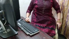 Ông chủ văn phòng Ấn Độ làm tình nóng bỏng với cô gái xinh đẹp người Ấn