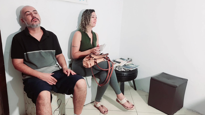 Gabi SweetCouplesStories: Il a sorti sa bite à la réception et a un...