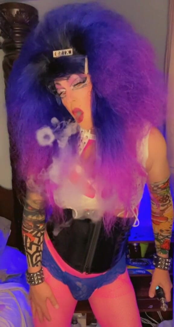 Shelly Robertss: Let me love you