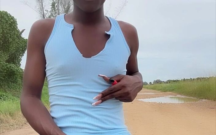 GoddessFreakky: Cuma cewek nakal yang lagi asik muasin memeknya di luar...