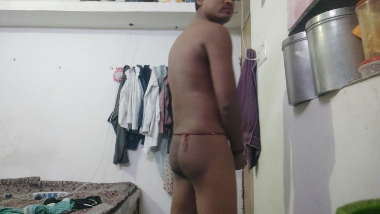 Sexy Style: Yağlı yarak gösteriyor