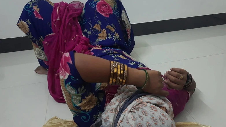 Kavitamaam: Eerste keer seks Indisch koppel eerste keer seksvideo