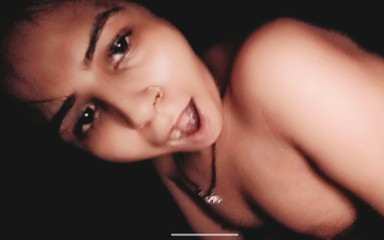 Hot Sis: Latika sexy se fait baiser par une bite noire