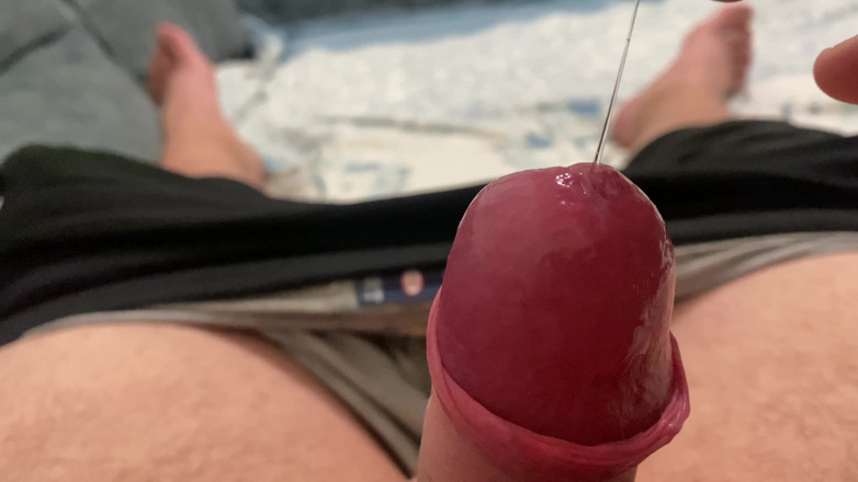 OsiaCA: Îmi mângâi penisul tandru cu un vibrator și ejaculez
