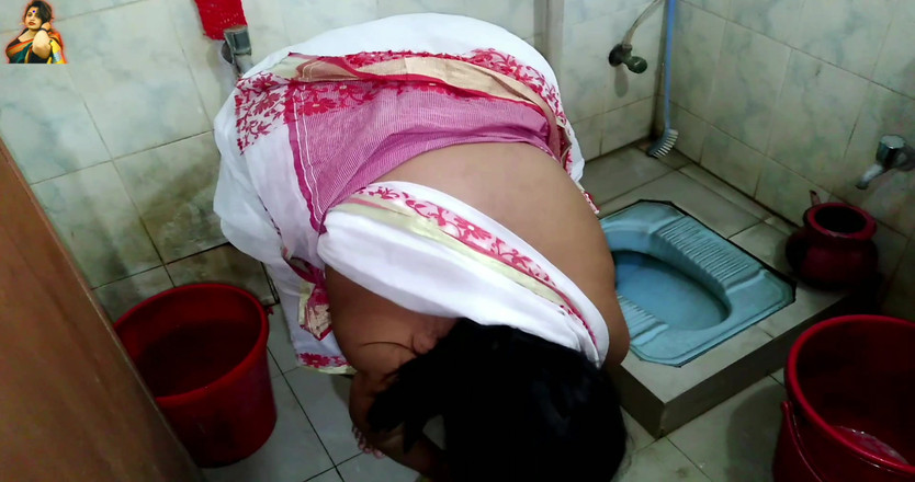 Aria Mia: Aditi Aunty Washing Clothes Without a Blouse When Neighbor Boy...