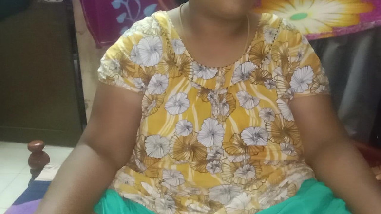 Tamil Anti Uma: 当她的泰米尔丈夫不在家时，印度国民妇女独自自慰