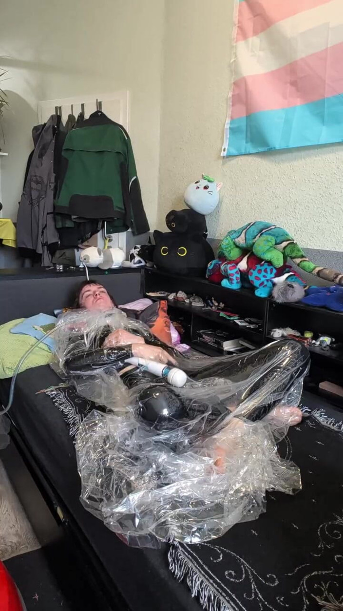 AJ_the_catgirl: Vacum Selfbondage หมดอายุ