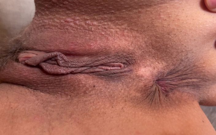 NM fetish femdom videos by Princess Nikki Cruel: Děvka femdom milfka to ví, když vás přinutí uctívat její...