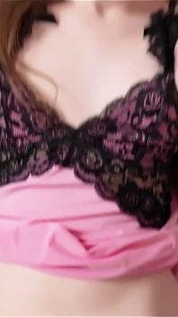 Mi ha scopato duramente mentre cercavo di parlare con un ragazzo al telefono e mi è venuto in faccia!